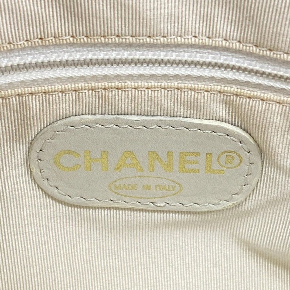 CHANEL White Leather Tote Bag - Picture 5 of 10